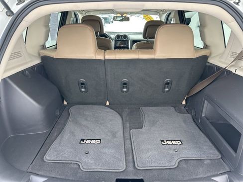 Used 2014 Jeep Compass Latitude image 22