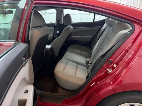 Used 2018 Hyundai Elantra SE FWD image 14
