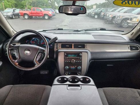 Used 2008 Chevrolet Suburban 2500 LS w/ Skid Plate Package AWD/4WD image 22