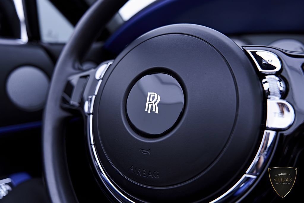 Used 2019 Rolls-Royce Dawn RWD image 69