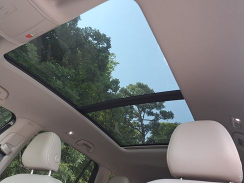 Certified 2023 Volkswagen Atlas SE w/ Panoramic Sunroof Package FWD image 29