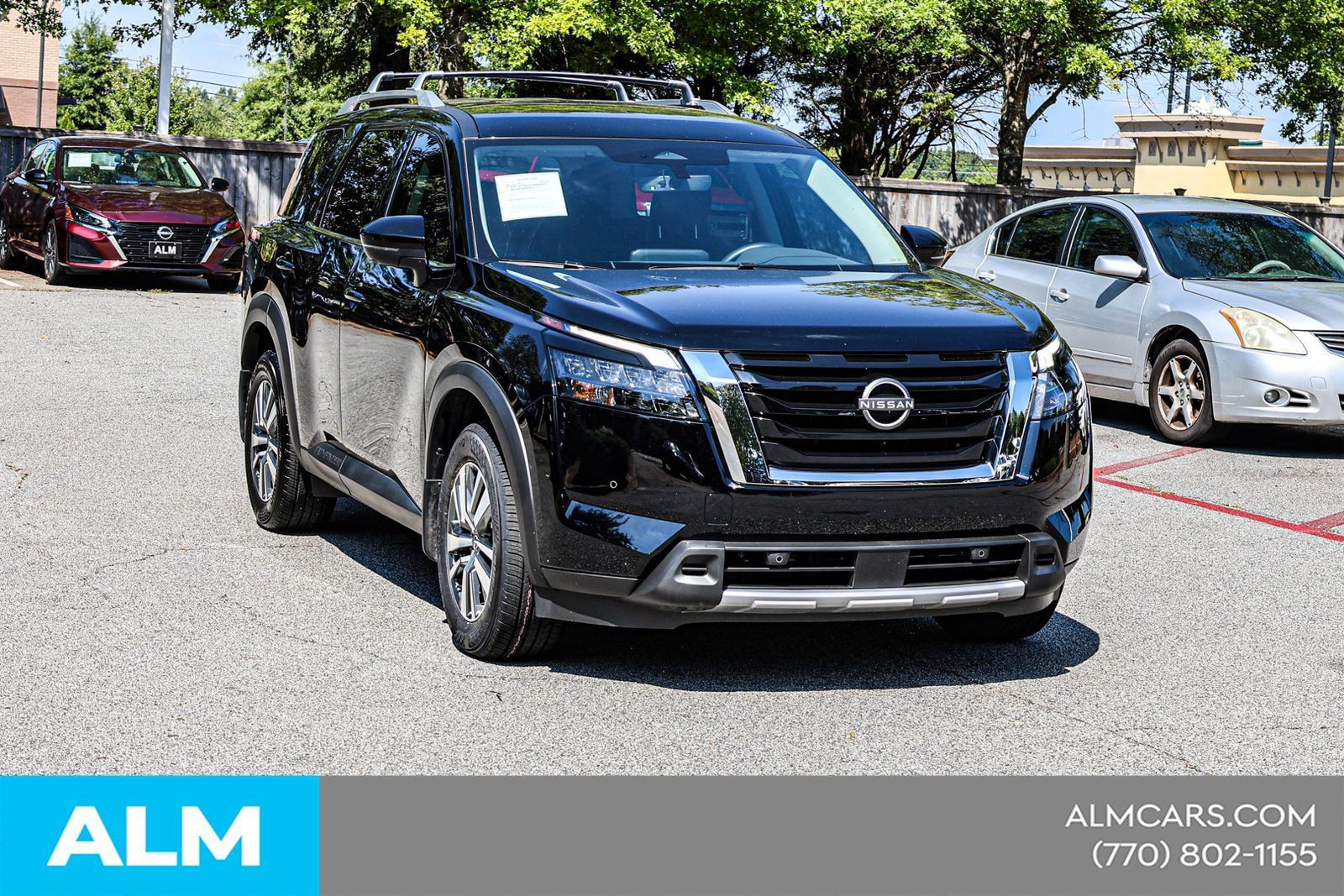 Used 2025 Nissan Pathfinder SL w/ Cargo Package FWD image 5