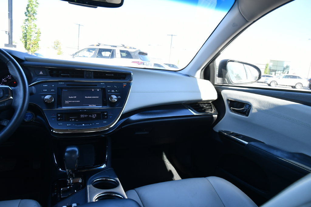Used 2018 Toyota Avalon XLE Premium FWD image 29