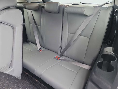 Used 2023 Toyota Highlander XLE AWD/4WD image 31