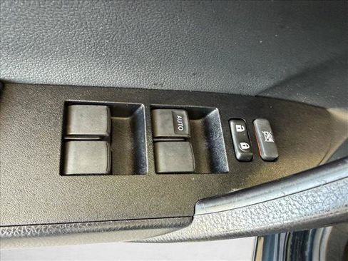 Used 2017 Toyota Corolla SE FWD image 15