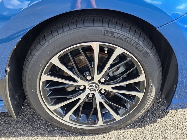 Used 2018 Toyota Camry SE w/ Moonroof Package FWD image 8