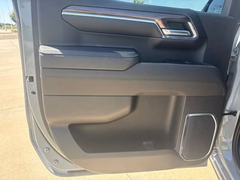 Used 2024 Chevrolet Silverado 1500 LT Trail Boss w/ Convenience Package II AWD/4WD image 17