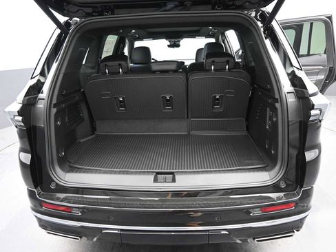 New 2026 Buick Enclave Avenir w/ Super Cruise Package AWD/4WD image 13