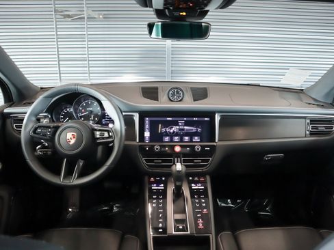 Used 2025 Porsche Macan GTS image 14