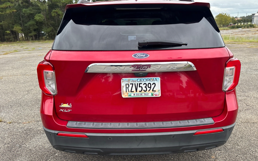 Used 2021 Ford Explorer XLT RWD image 3