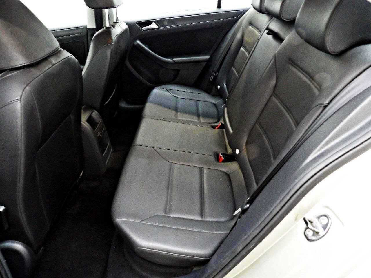 Used 2014 Volkswagen Jetta SE FWD image 10