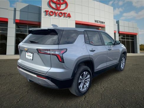 Used 2025 Chevrolet Equinox LT image 3