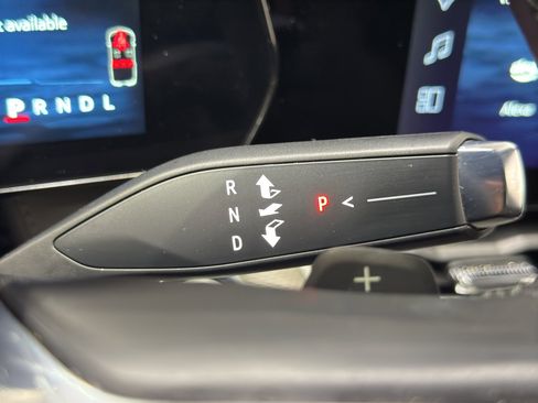 Used 2025 Chevrolet Equinox LT w/ Convenience Package II image 27