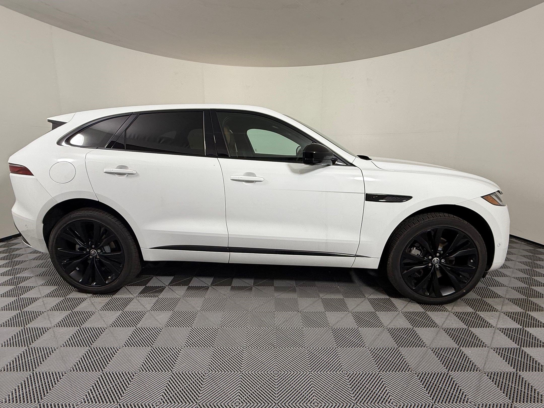 New 2026 Jaguar F-PACE R-Dynamic S AWD/4WD image 8