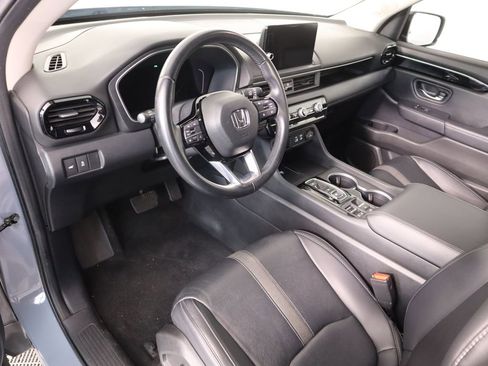 Certified 2023 Honda Pilot Touring image 9