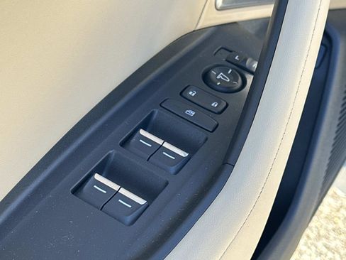 Certified 2025 Acura TLX w/ Technology Package image 18