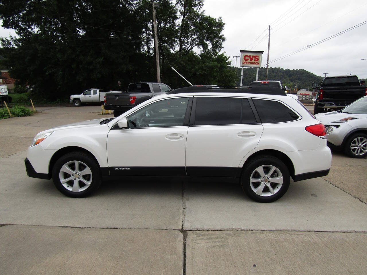 Used 2014 Subaru Outback 2.5i Premium AWD/4WD image 4