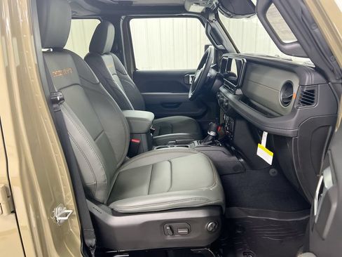 New 2026 Jeep Gladiator Mojave AWD/4WD image 20