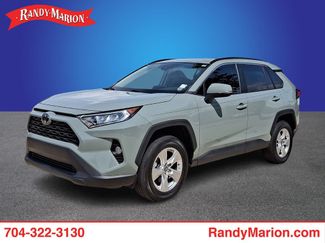 Used 2021 Toyota RAV4 XLE w/ Convenience Package FWD video 1