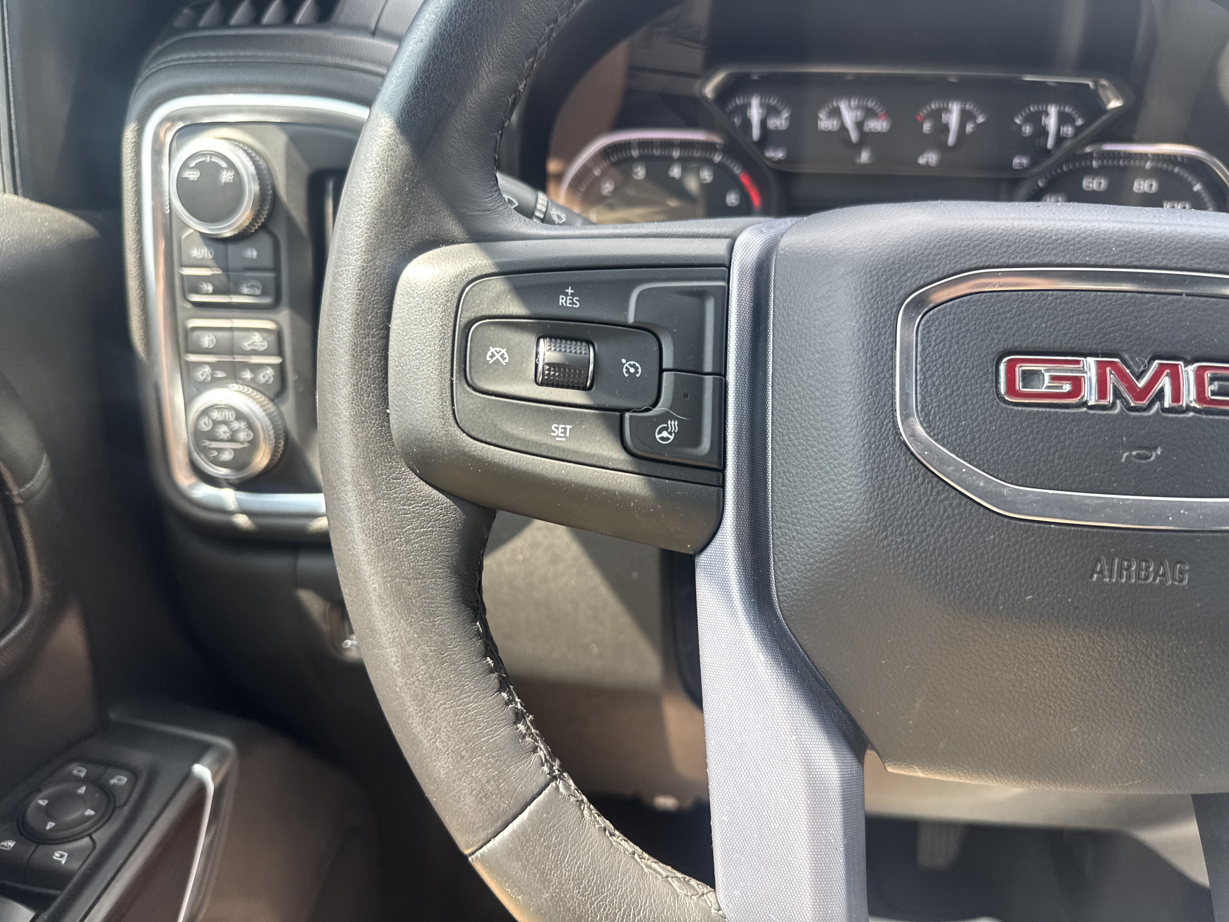 Used 2019 GMC Sierra 1500 SLT w/ SLT Premium Package AWD/4WD image 18