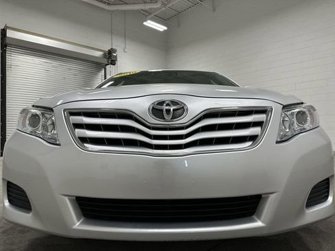 Used 2010 Toyota Camry LE FWD image 10