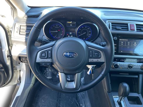 Used 2017 Subaru Outback 2.5i Premium image 18