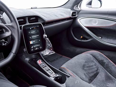 Used 2023 McLaren Artura RWD image 72