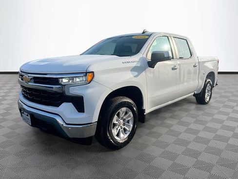 Used 2025 Chevrolet Silverado 1500 LT image 3