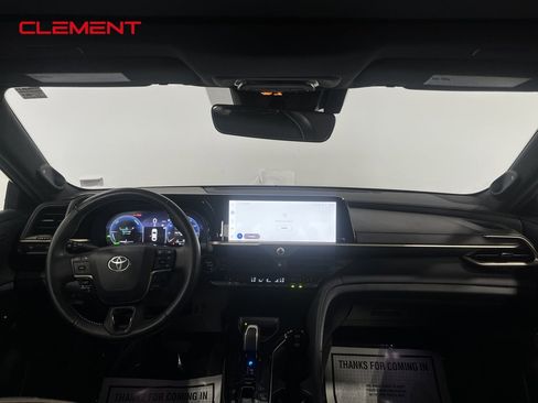 Used 2024 Toyota Crown Limited image 25