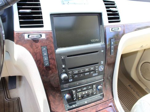 Used 2007 Cadillac Escalade ESV AWD w/ Information Package image 15