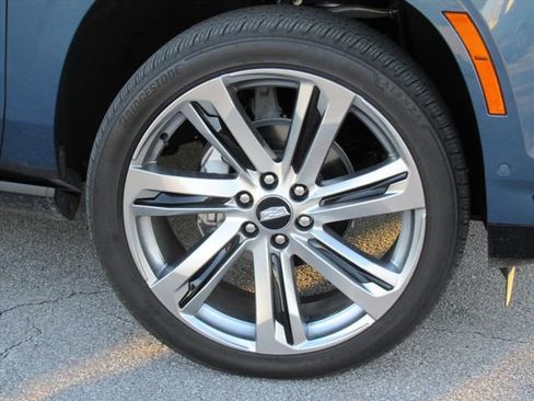 Certified 2025 Cadillac Escalade Sport Platinum image 9