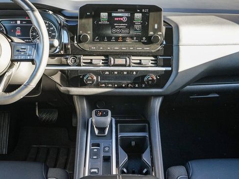 Used 2024 Nissan Pathfinder SL image 12