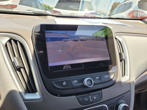 Used 2023 Chevrolet Malibu LS FWD image 17