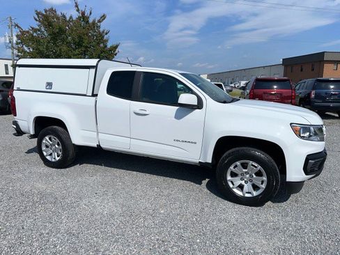 Used 2022 Chevrolet Colorado LT w/ Safety Package RWD image 6