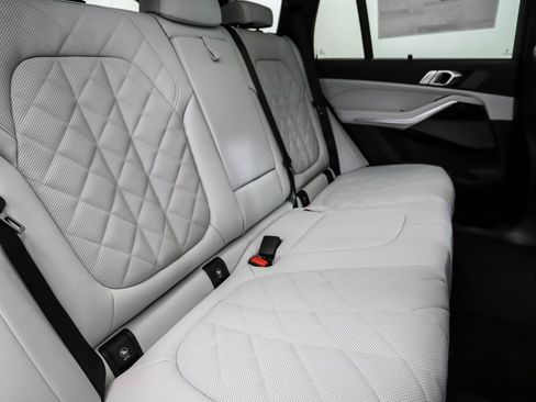 Used 2026 BMW X5 xDrive40i w/ Executive Package image 28