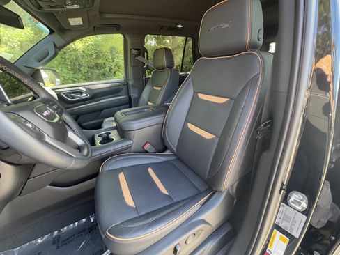 Used 2023 GMC Yukon AT4 w/ Technology Package image 16