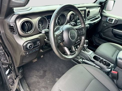 Used 2023 Jeep Wrangler Unlimited w/ Cold Weather Group AWD/4WD image 10