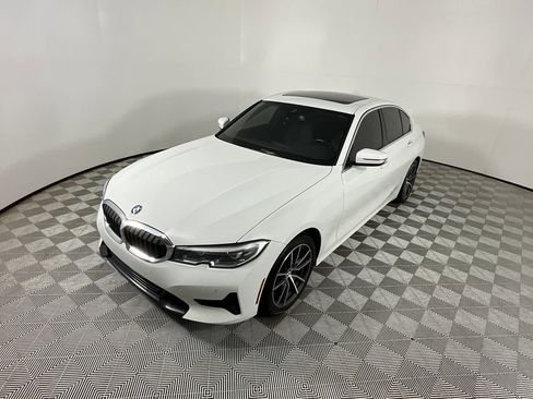 Used 2021 BMW 330i Sedan w/ Driving Assistance Package image 9