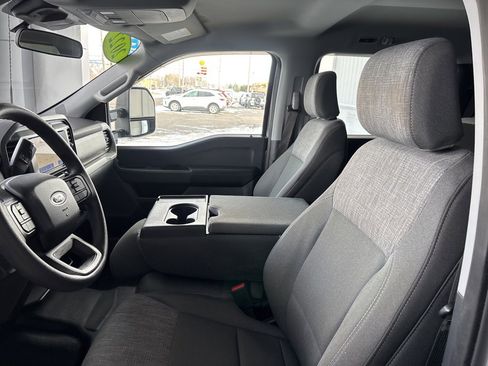 Used 2022 Ford F150 XLT w/ Trailer Tow Package image 8