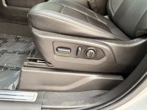 Used 2022 Chevrolet Silverado 1500 LTZ w/ LTZ Premium Package image 14