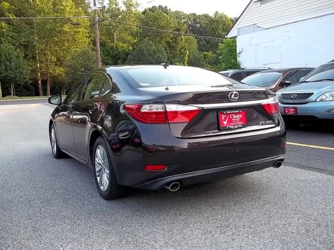Used 2013 Lexus ES 350 w/ Luxury Pkg FWD image 2