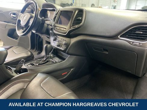 Used 2021 Jeep Cherokee Trailhawk AWD/4WD image 37