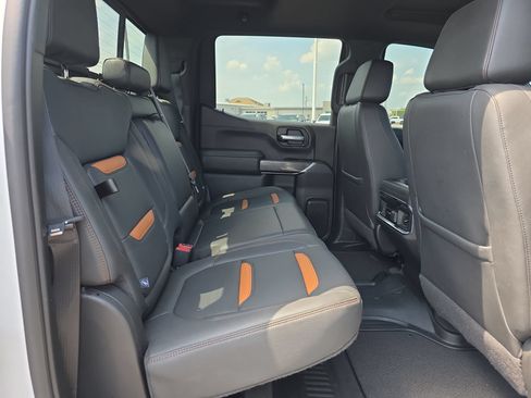 Used 2022 GMC Sierra 1500 AT4 w/ AT4 Preferred Package AWD/4WD image 14