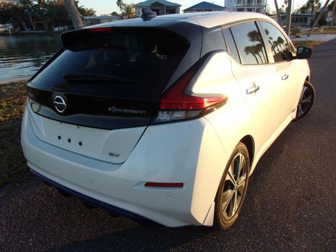 Used 2020 Nissan Leaf SV w/ SV Technology Package image 6