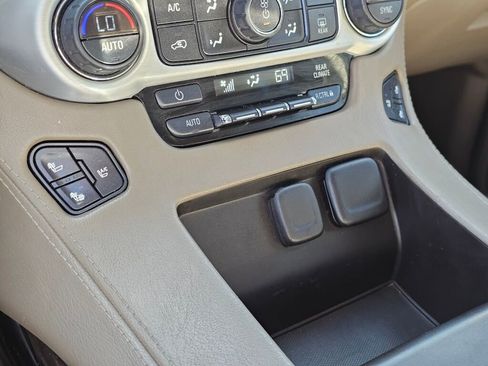 Used 2015 GMC Yukon XL SLT AWD/4WD image 32