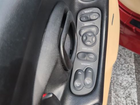 Used 2004 Chevrolet Corvette Coupe w/ Roof Package image 14