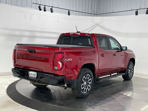 Used 2024 Chevrolet Colorado Z71 w/ Z71 Convenience Package 2 AWD/4WD image 11