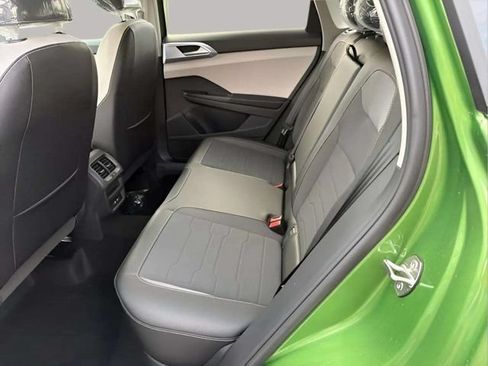 New 2026 Volkswagen Taos SE AWD/4WD image 8