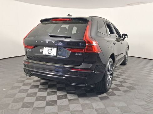 Used 2025 Volvo XC60 B5 Plus AWD/4WD image 8