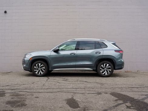Used 2025 Volkswagen Tiguan S AWD/4WD image 2
